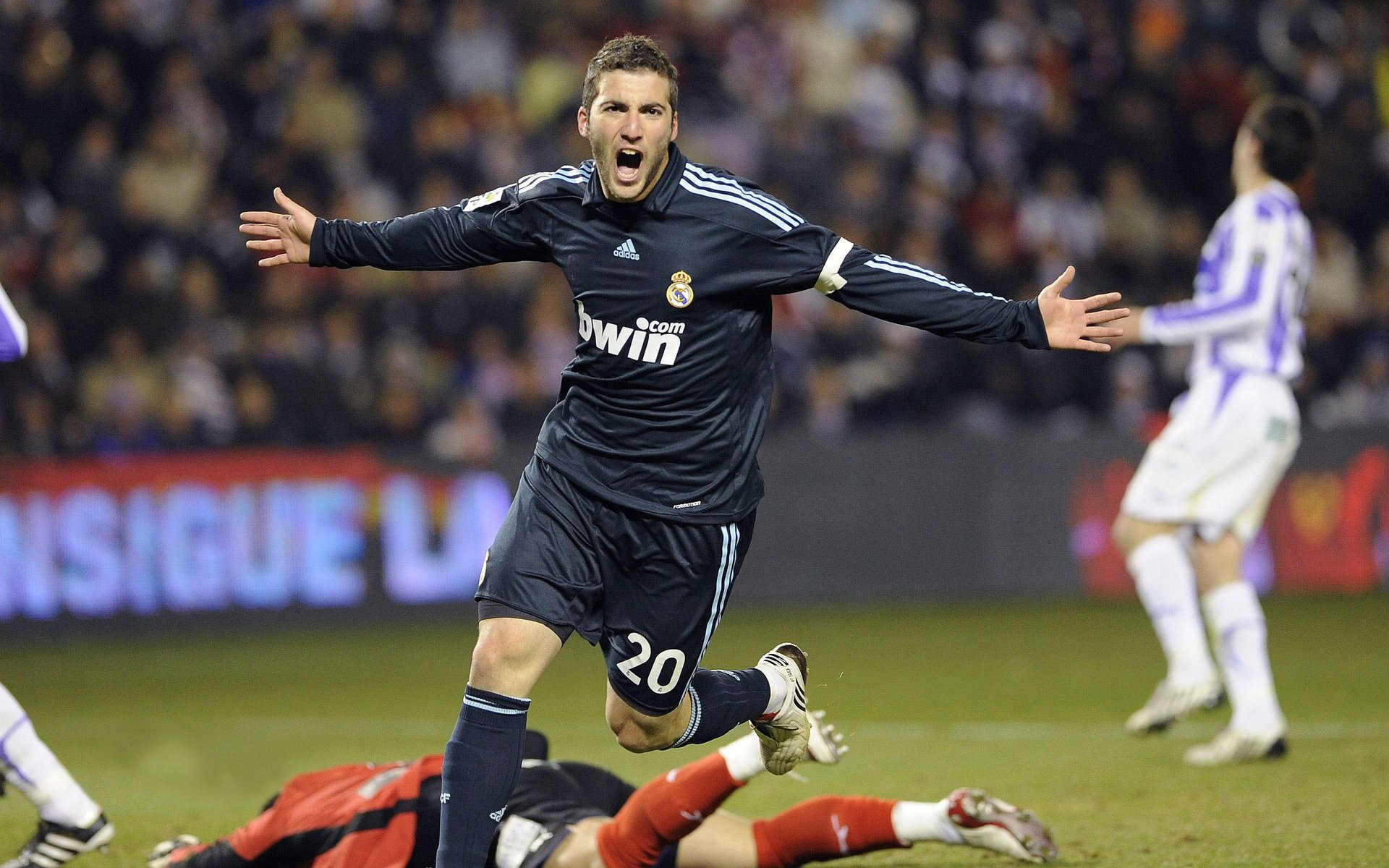 英超：纽卡斯尔2-2战平利物浦，攻防两端精彩纷呈，纽卡斯尔对利物浦比赛结果